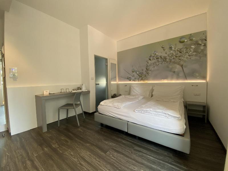 Hotel Riviera Riva del Garda Exteriör bild