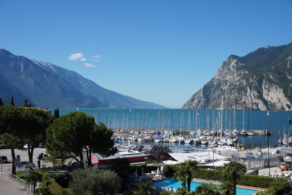 Hotel Riviera Riva del Garda Exteriör bild