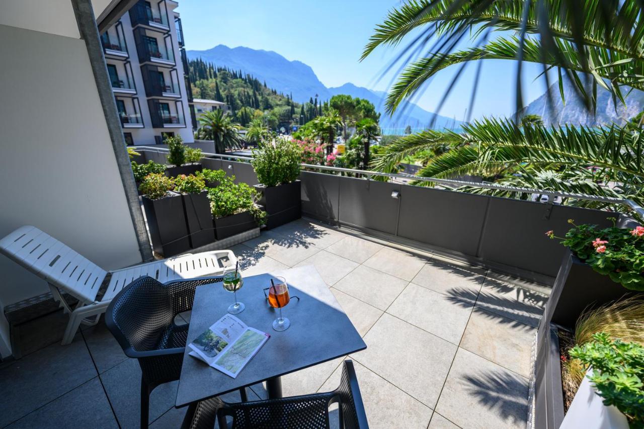 Hotel Riviera Riva del Garda Exteriör bild