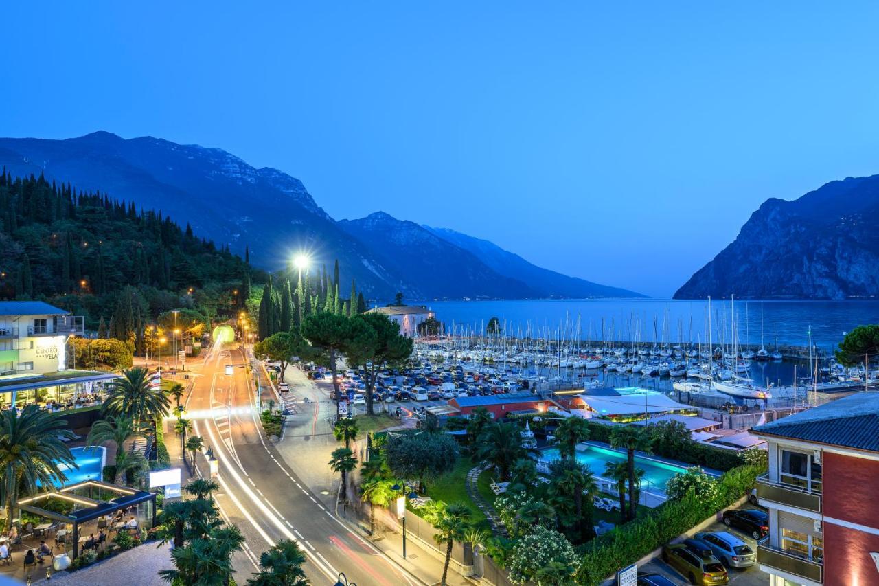 Hotel Riviera Riva del Garda Exteriör bild